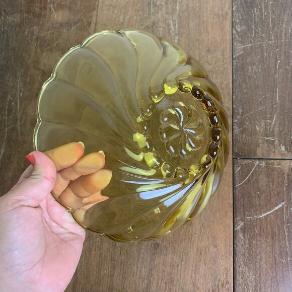 Hazel Atlas Art Glass Amber Optic Colonial Seashell Swirl Serving Bowl - Picture 6 of 7